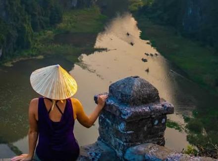 Du Lịch Mùa Lễ Tết – Không Khéo Là... Stress!” – Mẹo Sống Sót Và Tận Hưởng Hành Trình Ngay Cả Khi Đâu Đâu Cũng Đông