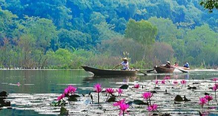 Đi không chỉ để thấy, mà để “hiểu” một đất nước từ trong chiều sâu